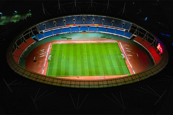 专业体育照明怎么选？七大洲 961 种配光技术解析