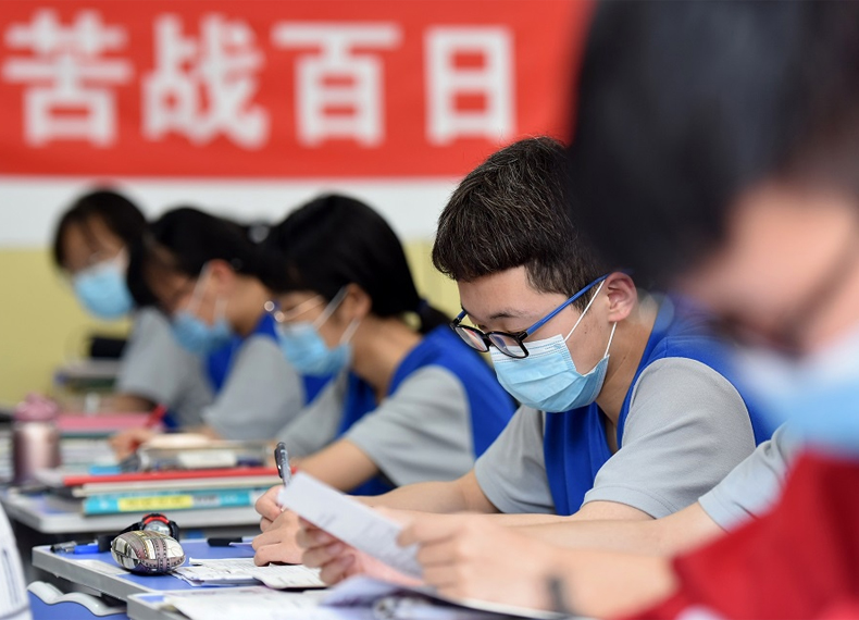以行动传递关怀，为梦想照亮前行 | 企业文化