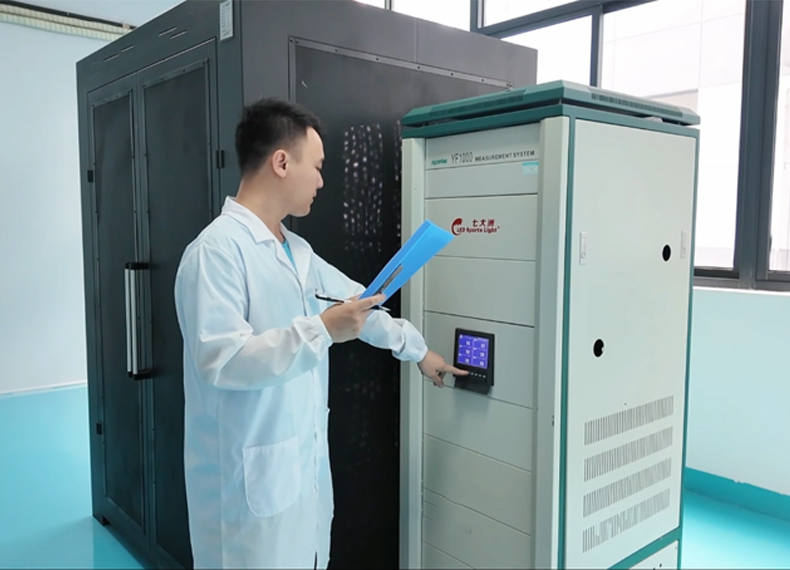 LED体育照明灯具防风测温实验室全解析